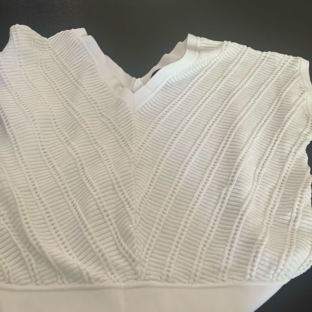White House Black Market Woman’s White V-neck Top Size L - Picture 4 of 6